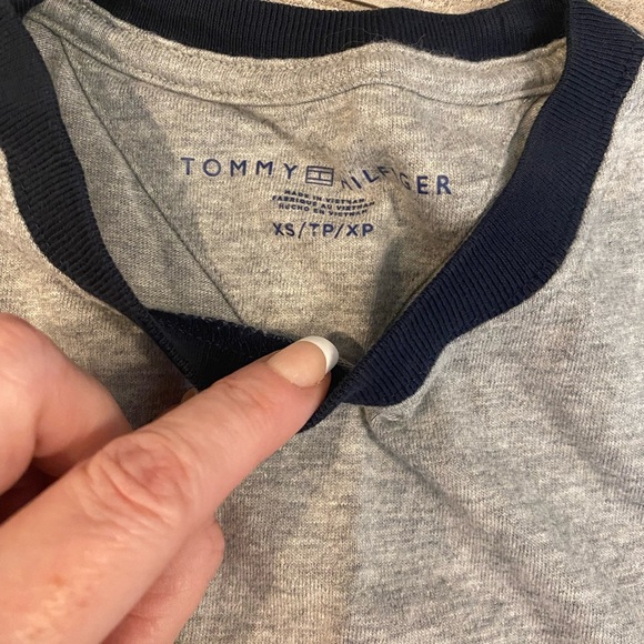 Tommy Hilfiger Men's Logo Print Crew Neck Short Sleeve T-Shirt Tee Xs Gray - Picture 2 of 3